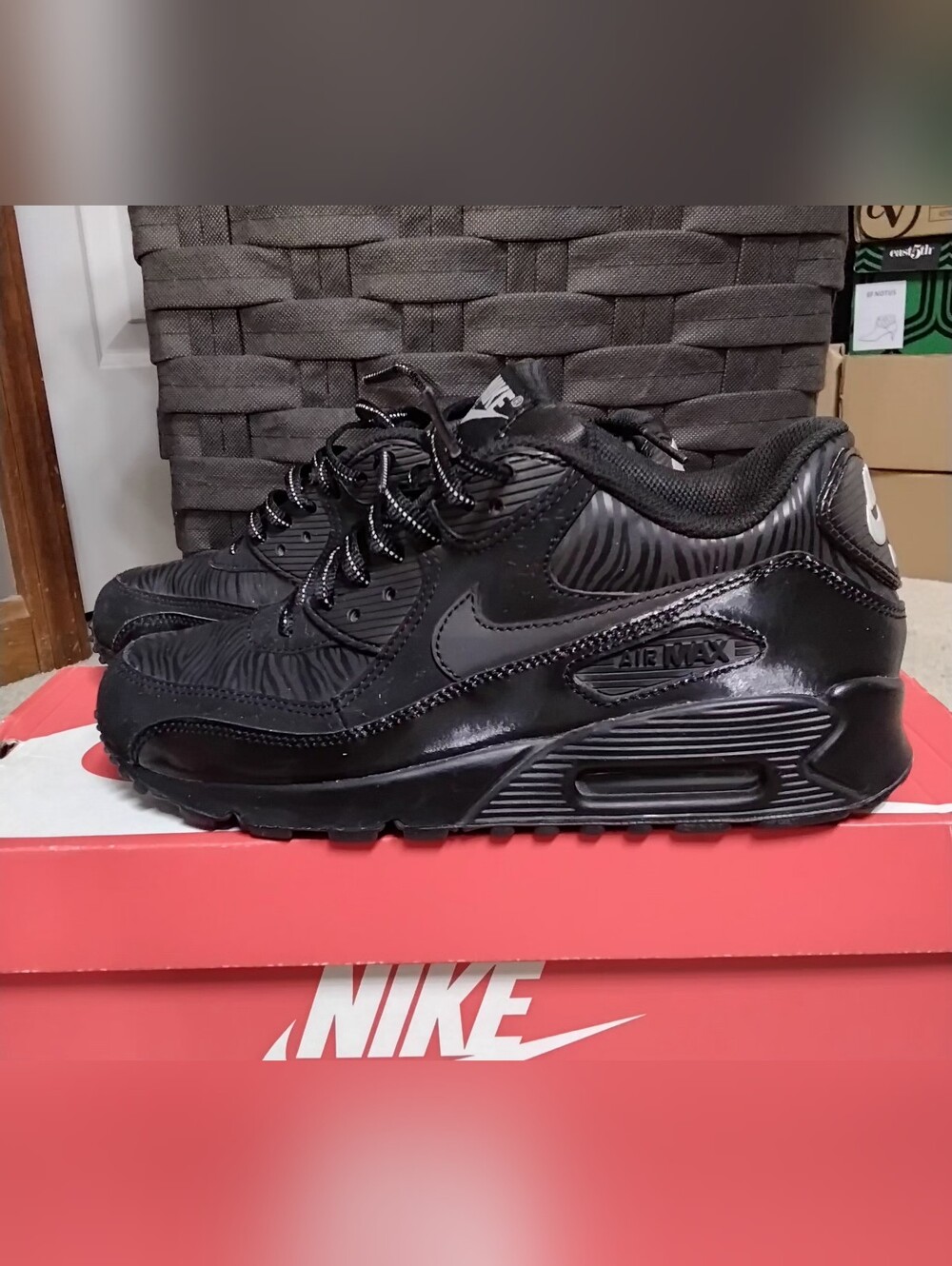 Nike Air Max 90, Black, Size 8 Women/6.5 Youth